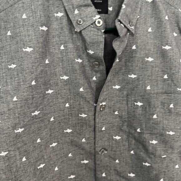 Visive Shark and Fin Print Button Down Shirt Men's Size Small Short Sleeves - Picture 4 of 8